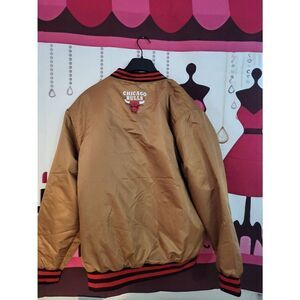 NWT authentic bronze Chicago Bulls jacket xl